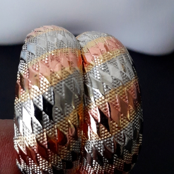 Tricolor Gold Filled Hoop Earrings Argyle Design - Picture 4 of 7